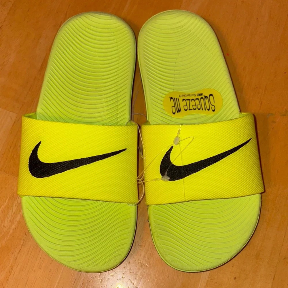 Nike kids slides
